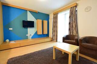 Апарт-отели Decebal Residence Apartments Бухарест Номер-студио с кроватью размера «king-size» 3-2