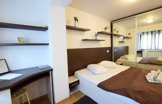 Апарт-отели Decebal Residence Apartments Бухарест Номер-студио с кроватью размера «queen-size» 2-5