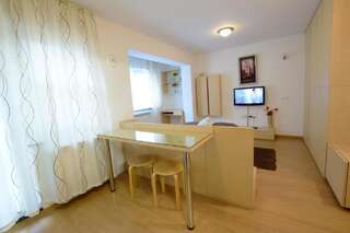 Апарт-отели Decebal Residence Apartments Бухарест Номер-студио с кроватью размера «queen-size» 6-3